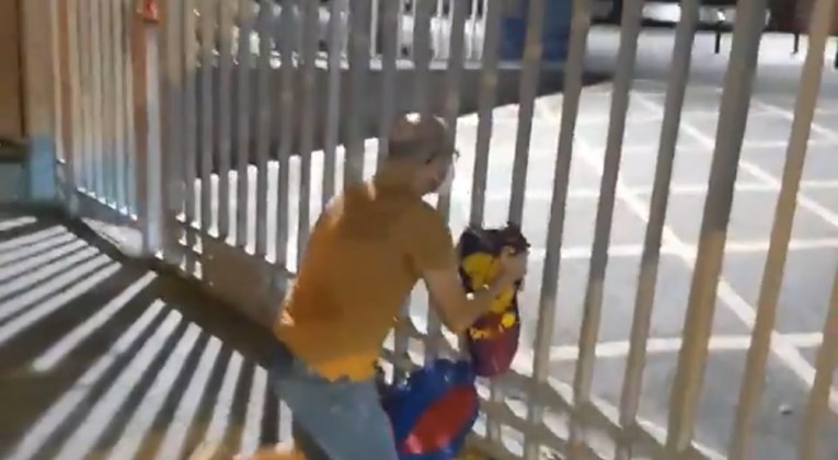 Pogledajte totalni slom navijača Barcelone. Zbog Messija kleči i jeca pred Camp Nouom