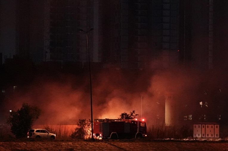 VIDEO Dron udario u zid američke ambasade u Bagdadu, izbio požar