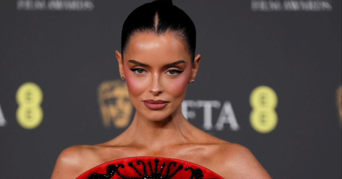 Tko je ljepotica u crvenoj haljini koja je privukla pozornost na BAFTA-i?