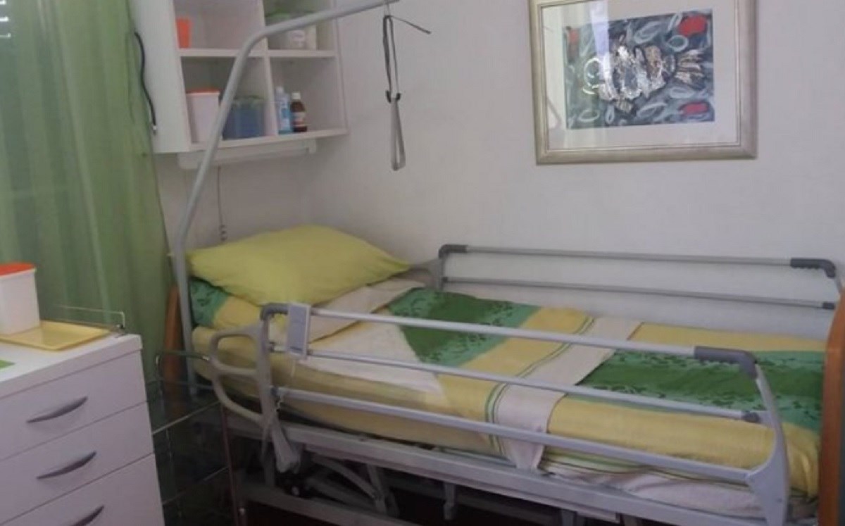 U Domu u Pločama svi su zaraženi, troje umrlo. Ravnateljica: Tako se potrefilo