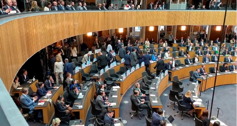 VIDEO Dio zastupnika napustio austrijski parlament tijekom govora Zelenskog
