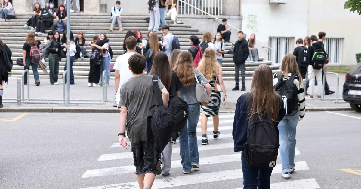 U ljetnom roku srednje škole upisalo 38.005 učenika