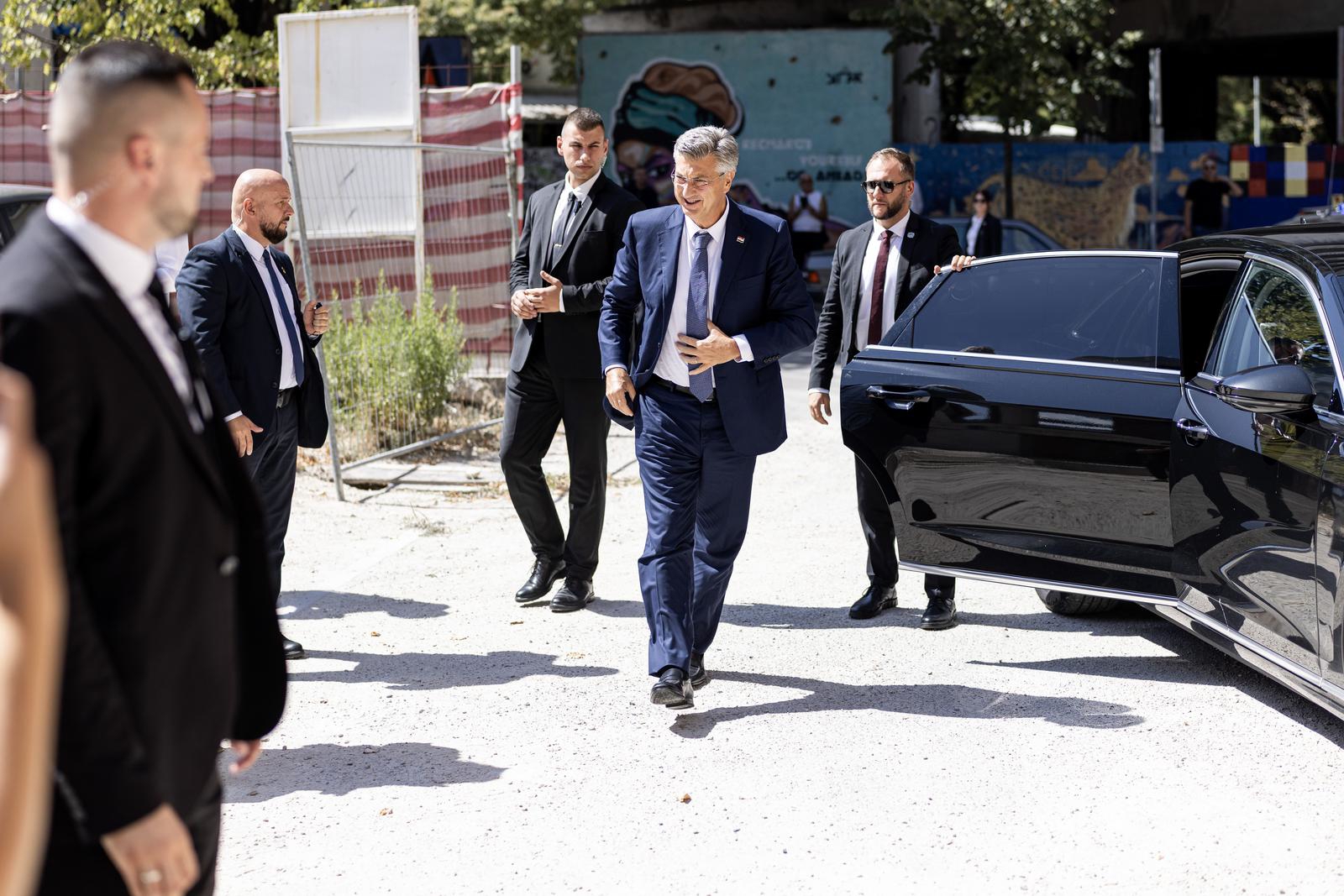 USKORO UŽIVO Plenković stiže u Gospić, građani ga bojkotiraju
