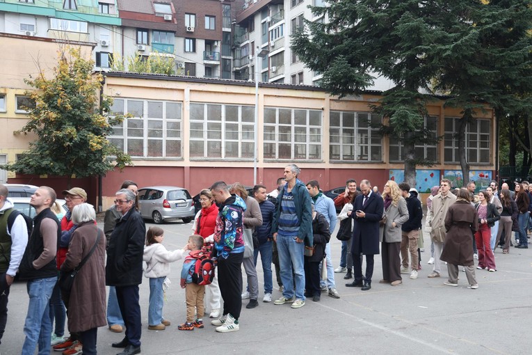 Rekordna izlaznost u Srbiji do 9 sati