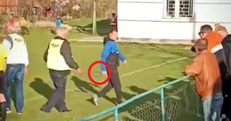 VIDEO Navijač u Srbiji na teren upao sa satarom