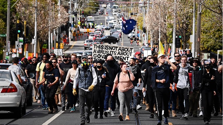 U Australiji uhićeno preko 250 prosvjednika protiv mjera, ozlijeđeni policajci