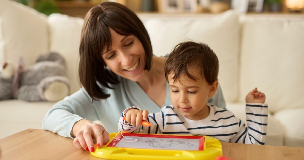 Kako smanjiti usamljenost srednjeg djeteta u obitelji? Donosimo 4 korisna savjeta