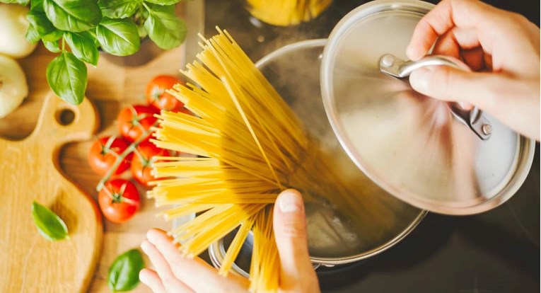Evo kako spriječiti lijepljenje tjestenine - savjeti i trikovi
