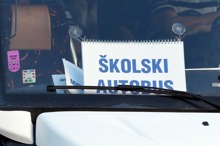 Policija kontrolirala autobuse koji prevoze djecu, tri isključena iz prometa
