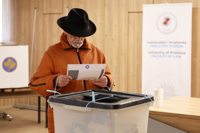 Počeli lokalni izbori na Kosovu. Srpska lista: Ovo je sudbonosni dan