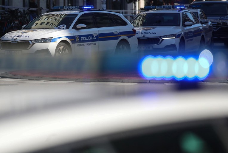 Uhvaćena grupa koja je švercala duhan. Našli im preko tone, skrivali ga u drvarnici