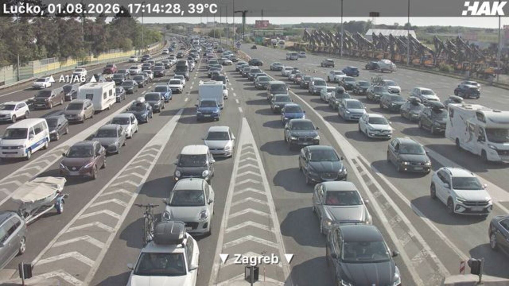 Kolone i gužve u oba smjera, dvije prometne nesreće na A1