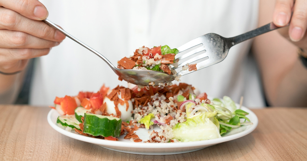 Žena izgubila 18 kg u dva mjeseca jedući jedan obrok dnevno. Je li to sigurno?