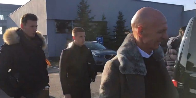 Pogledajte Olmov dolazak u Leipzig, dočekali ga njemački novinari