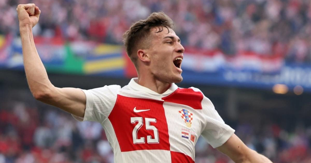 FOTO Hrvatski reprezentativac na odmoru pozirao u Hajdukovom dresu