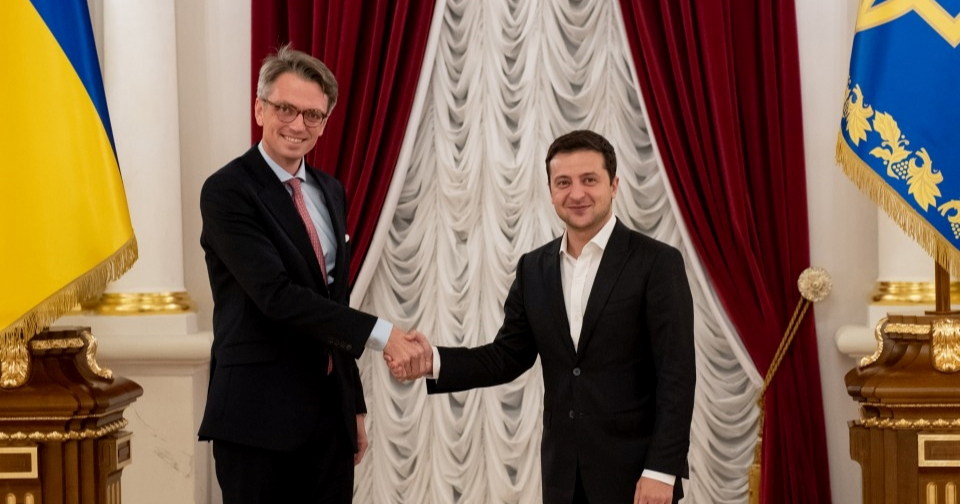 Gole fotografije s Grindra završile u Moskvi i srušile savjetnika švedskog premijera