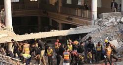 Broj mrtvih nakon eksplozije u pakistanskoj džamiji popeo se na 32, 150 ozlijeđenih