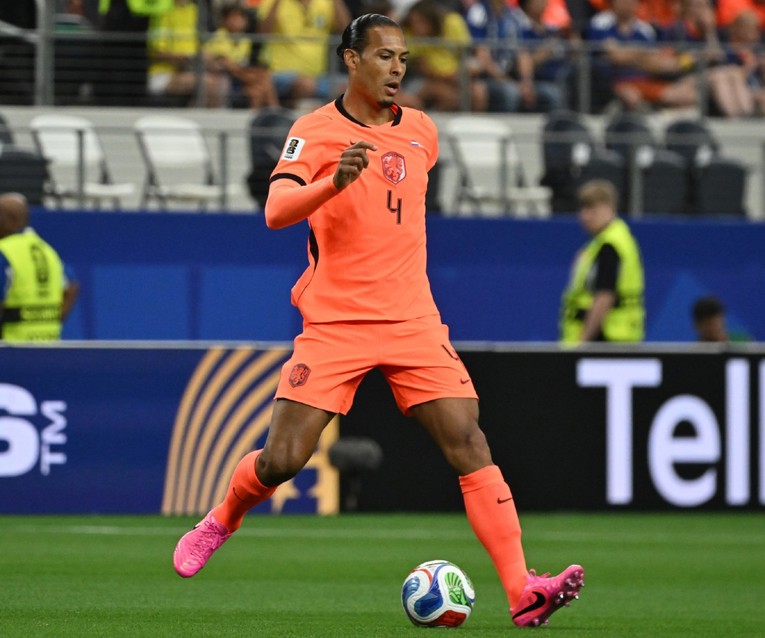 Van Dijk novinaru: Rekli ste da sam uništio nizozemski nogomet. Nemate pojma