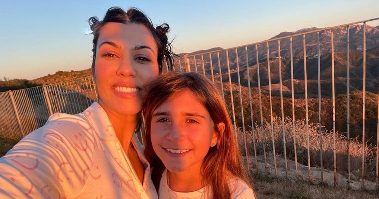 Kourtney Kardashian još uvijek spava u krevetu s 10-godišnjom kćeri