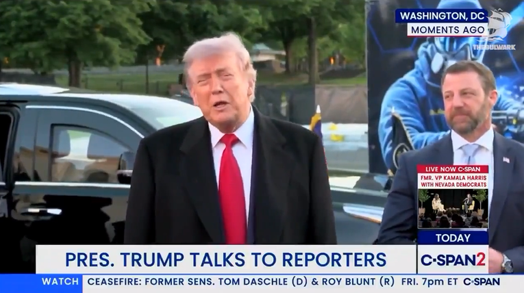 Novinarka: Zašto uređujete spomenike usred rata s Iranom? Trump: Glupo pitanje