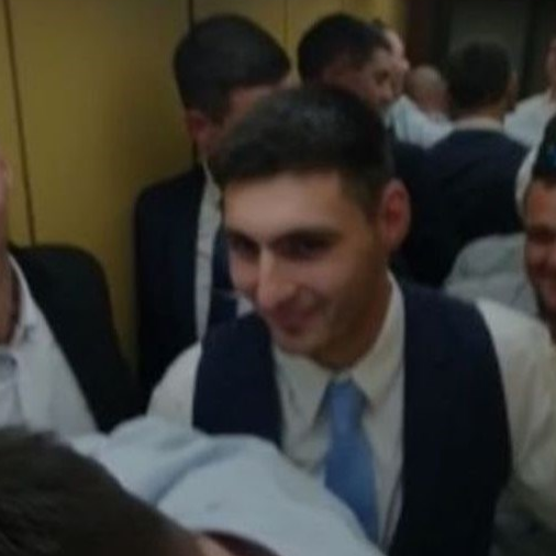 Dalmatinac došao po mladenku pa zapeo u liftu i zapjevao: Otvori, Božena, vrata