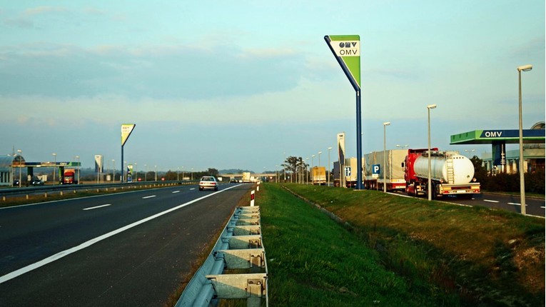 Nesreća na A4 između odmorišta Sesvete i čvora Sv. Helena, javlja HAK
