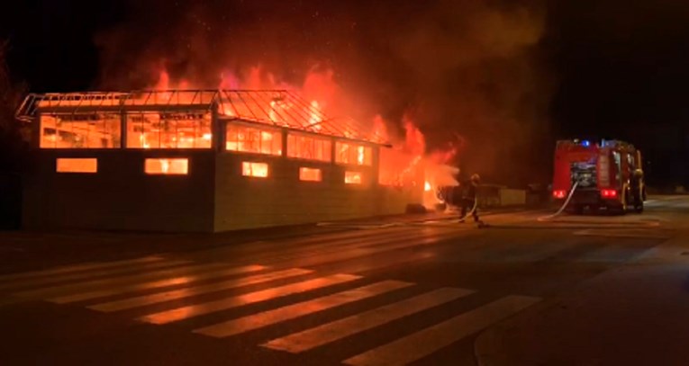 VIDEO Izgorio restoran u Makarskoj, pogledajte što je ostalo od njega