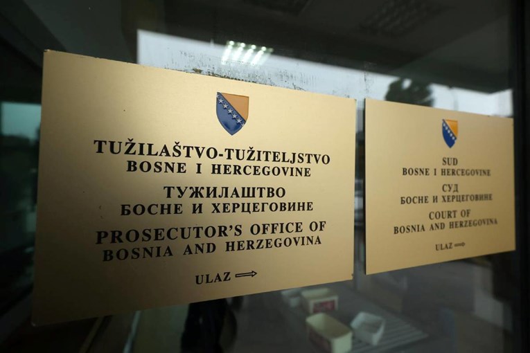 Bivši zapovjednik Armije RBiH optužen za zločine nad civilima, uključujući Hrvate 