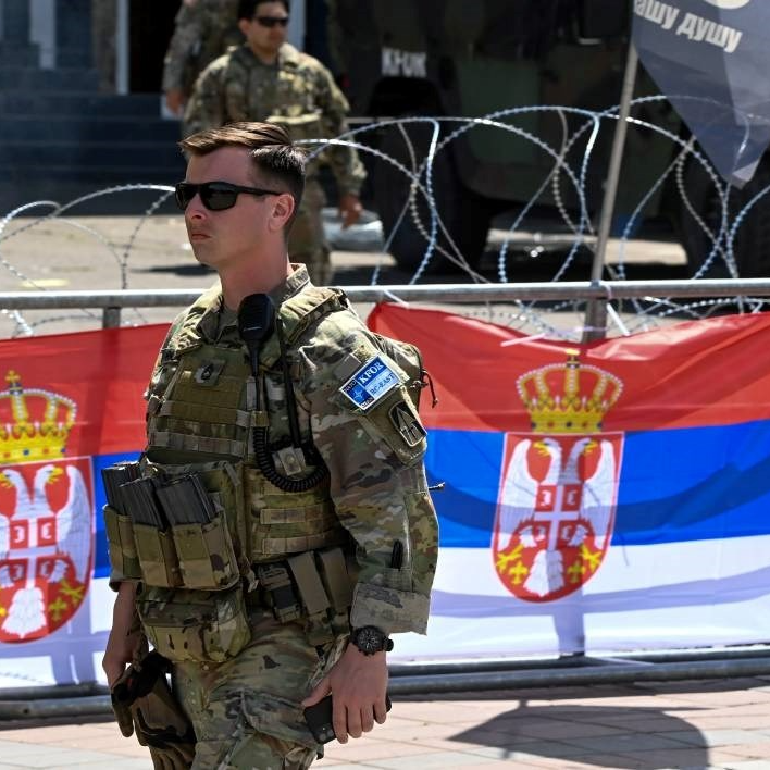 Visoki dužnosnik NATO-a: Tražimo hitnu deeskalaciju napetosti na Kosovu