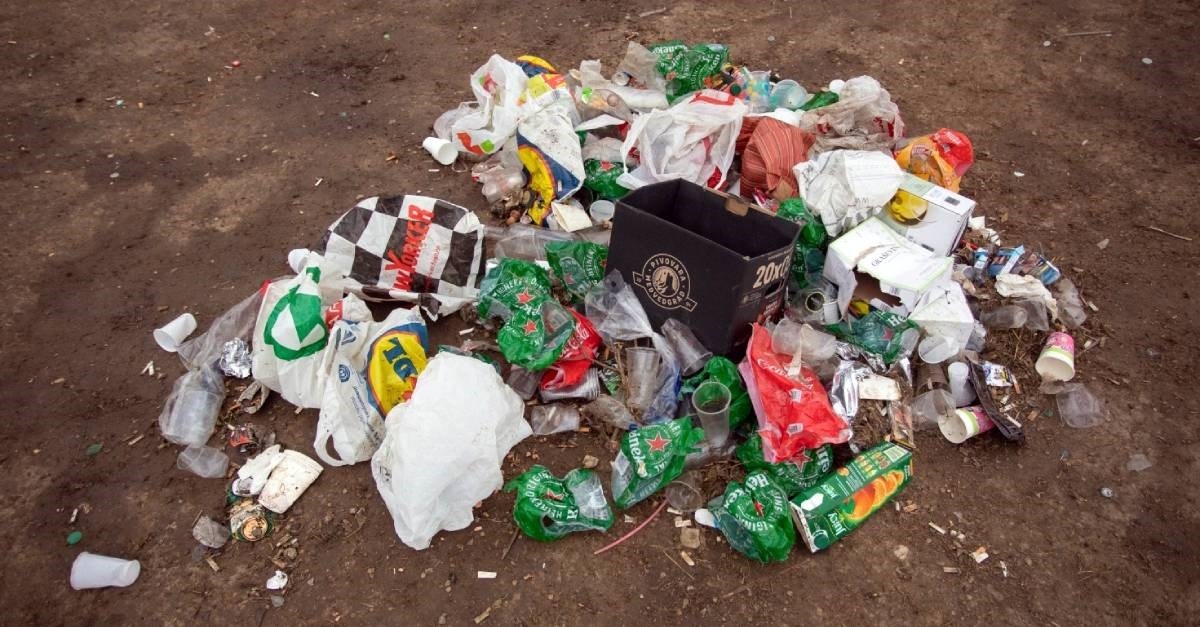 Pogledajte gomilu smeća na Jarunu nakon provoda mladih