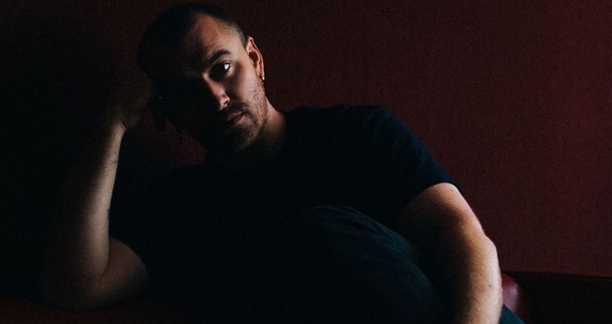Sam Smith skinuo majicu i poslao važnu poruku o kilogramima i izgledu