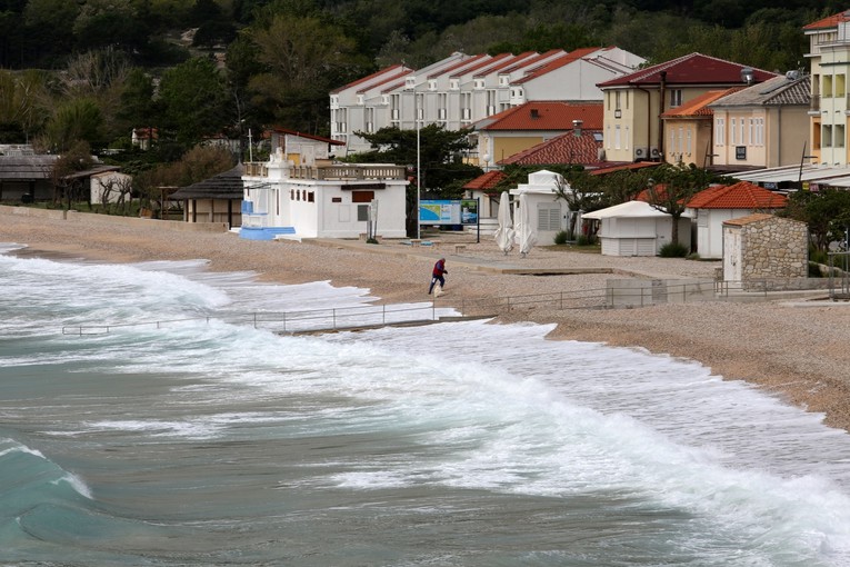 U ožujku 77 posto manje turista nego lani