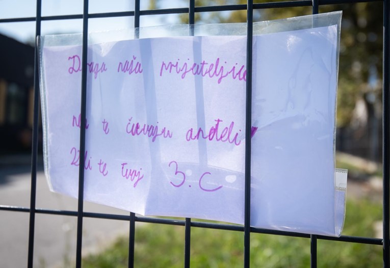 Ovo su poruke koje su prijatelji poginule curice ostavili na cesti u Zagrebu