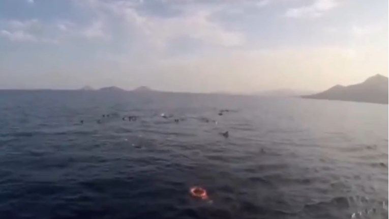 Potonuo brod na jednoj od najopasnijih migrantskih ruta. Najmanje 68 poginulih