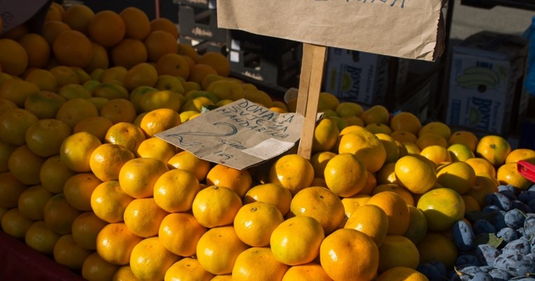 Koliko koštaju mandarine u trgovinama, a koliko na tržnicama? Provjerili smo