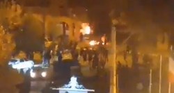VIDEO Prosvjednici u Iranu zapalili Homeinijevu rodnu kuću