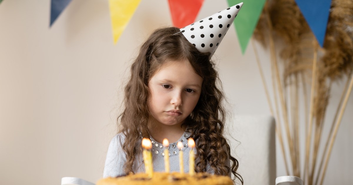 Mama u suzama: Nitko se nije pojavio na ro&#x111;endanu k&#x107;eri (7), a potvrdili su dolazak