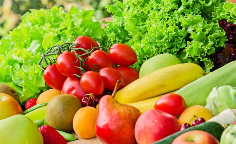 Studija: Za vrijeme pandemije ljudi jedu više voća i povrća te bacaju manje hrane