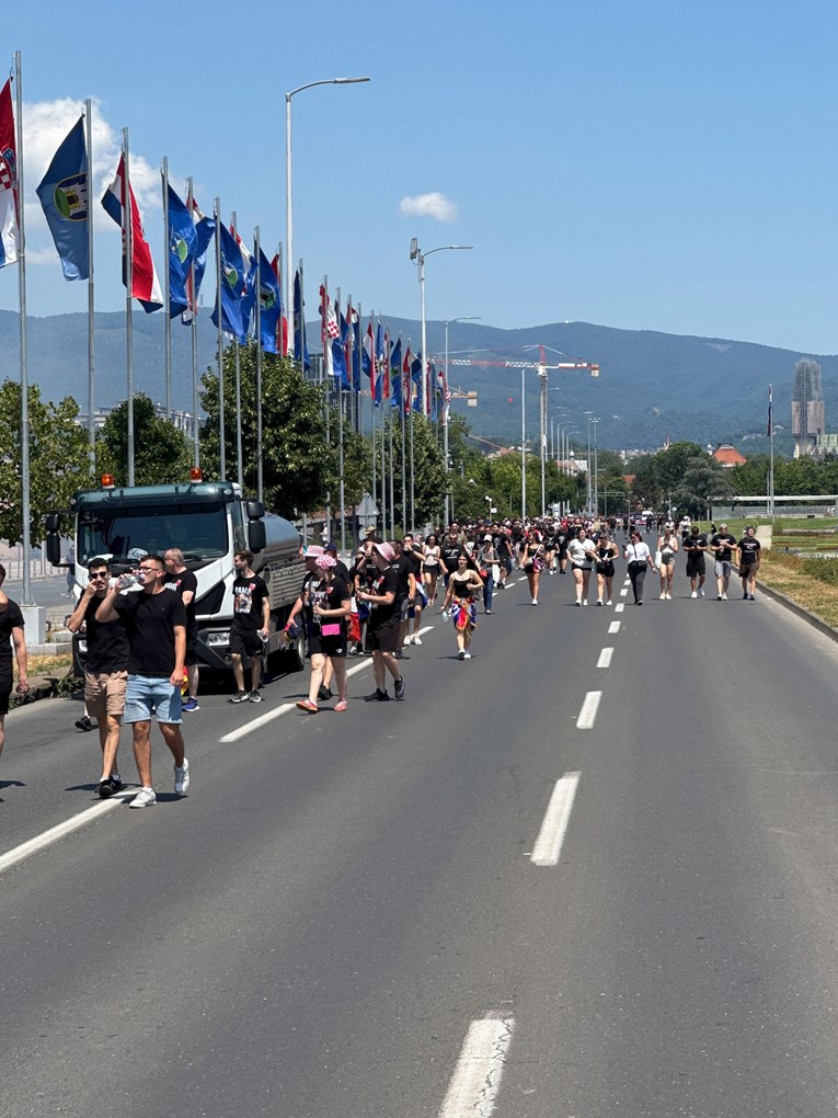 VIDEO Pogledajte stanje na Mostu slobode dok fanovi dolaze na Hipodrom