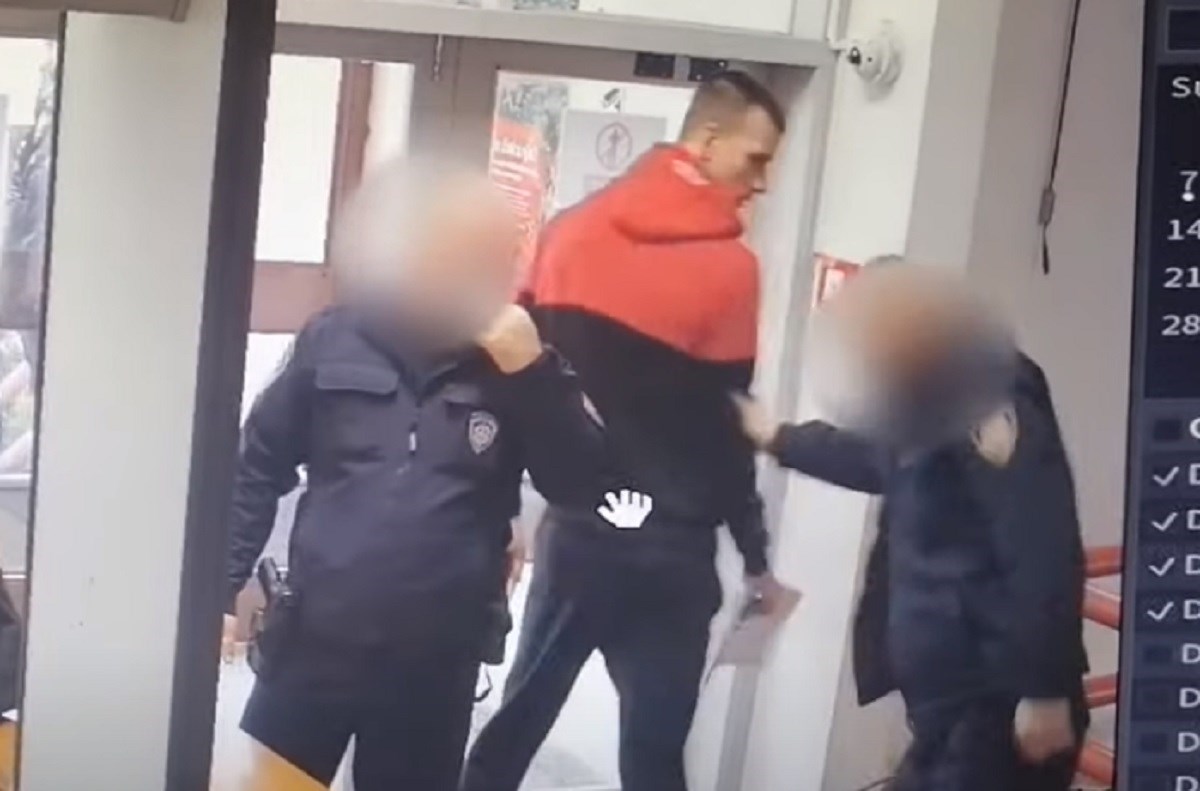 Pojavila se nova snimka sukoba mladića i policije na sudu, vidi se početak incidenta