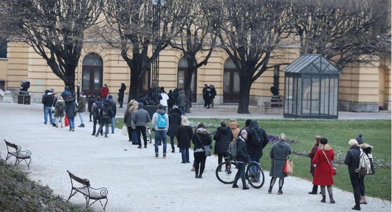 U Zagrebu 839 novih slučajeva, umrlo 18 osoba