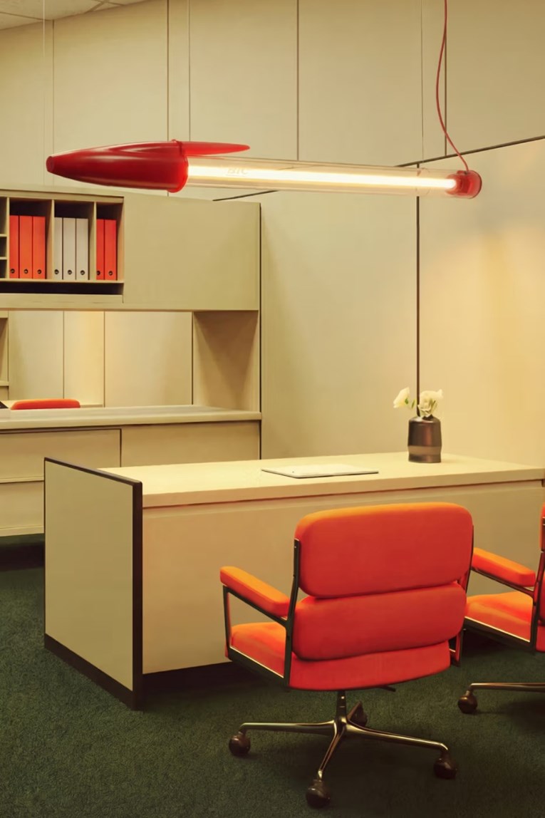 Legendarna kemijska olovka sada i kao lampa