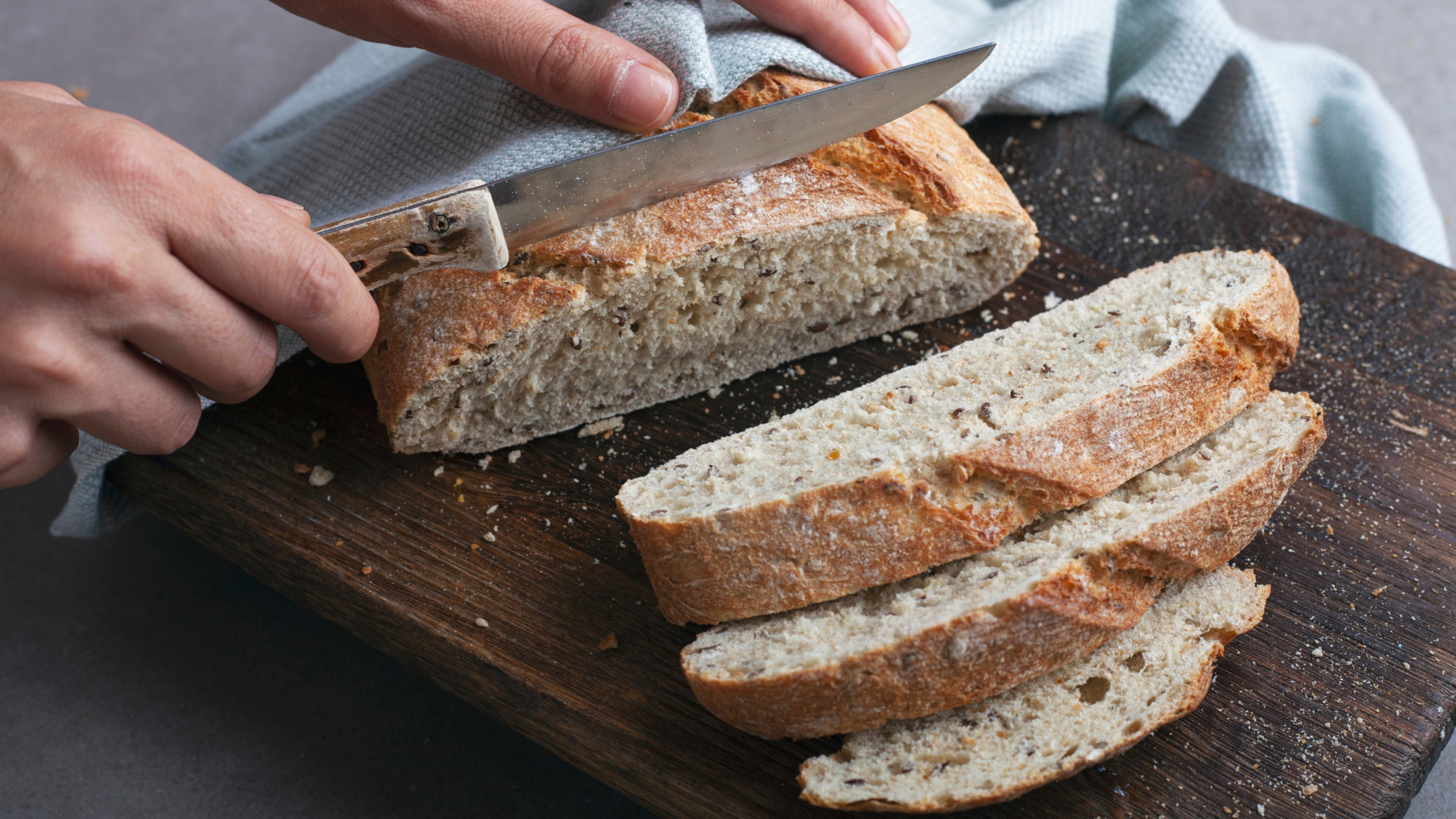 Pekarski trik: Kako oživjeti stari kruh u samo nekoliko minuta