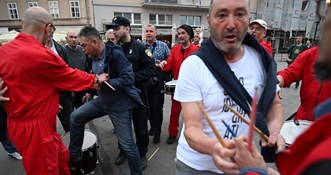 Policija se oglasila o napadu ljudi s mise na bubnjare na Dolcu