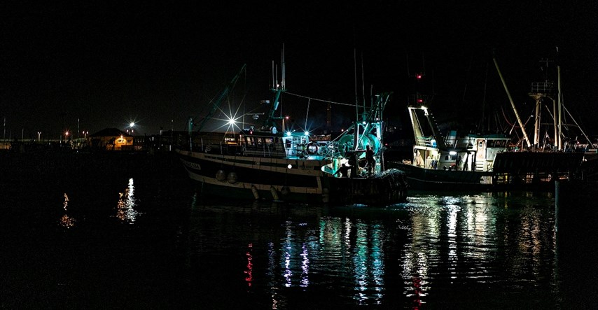 Čamac pun migranata kod francuske obale počeo tonuti, spasili ih ribari