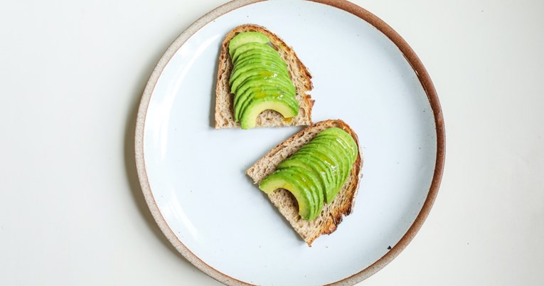 Žena podijelila jednostavan trik uz koji je avokado mekši u samo 10 minuta