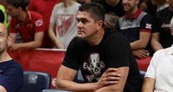Darko Miličić navija za Zvezdu protiv Partizana u majici grupe "Četnici Sjever"