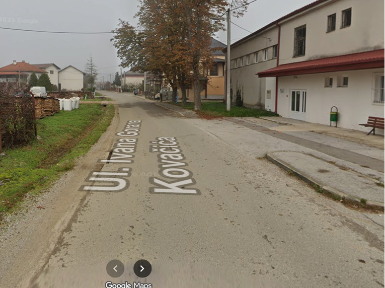 41-godišnjak izgubio nadzor nad autom, naletio na signalizaciju i poginuo