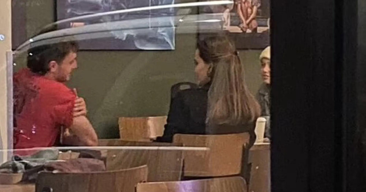 Angelina Jolie snimljena na kavi s 21 godinu mlađim glumcem