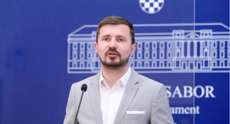 Fokus: Treba omogućiti elektroničko glasanje na izborima, urediti popis birača